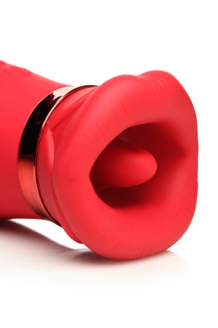 LICKGASM Kiss Me More – žaisliukas su siurbimo ir vibravimo funkcijomis , rožinis, 12,4 cm - EroGuru